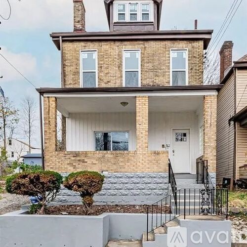 522 Freeland St
